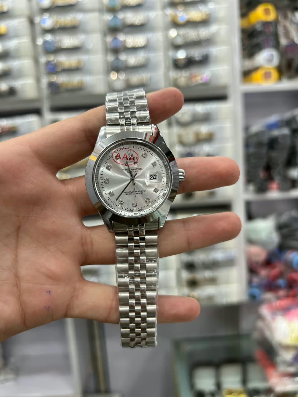 Stylish Dial Analog Wristwatch for Men