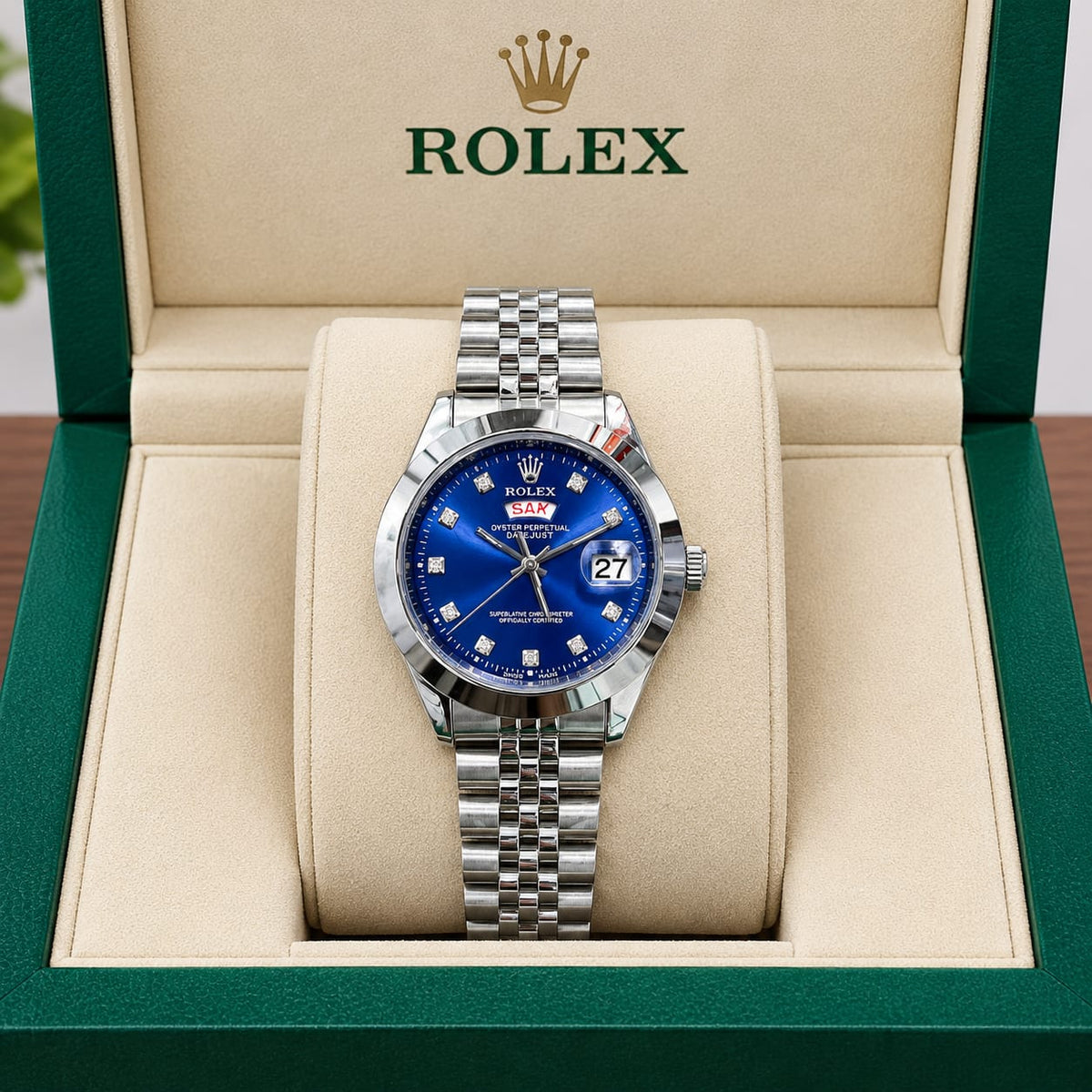 Stylish Dial Analog Wristwatch for Men