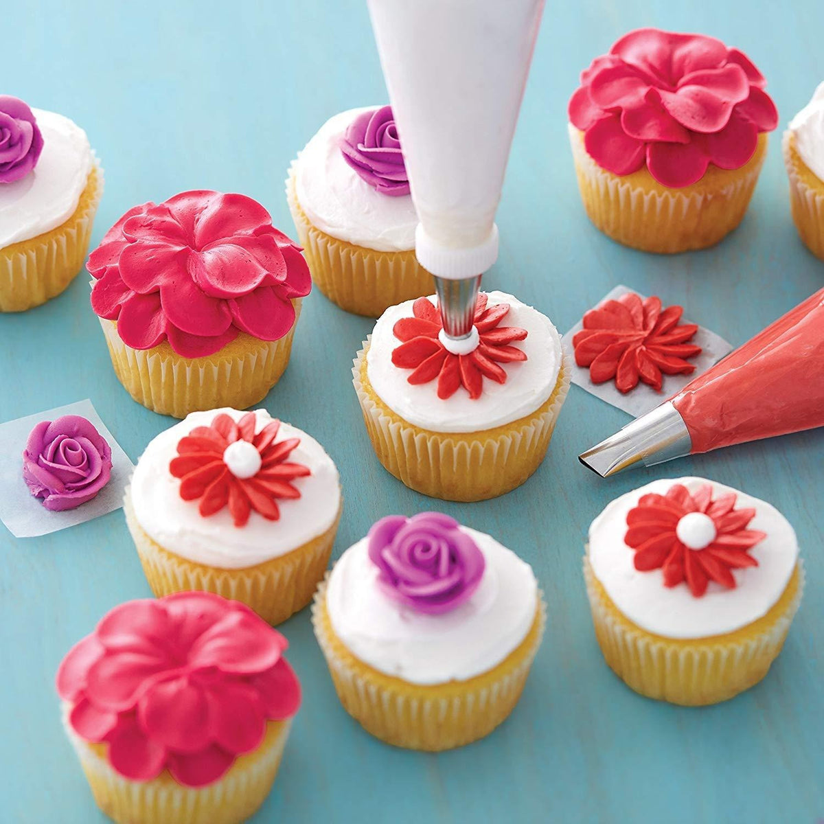 15 Piece Professional Cake Decorating Set